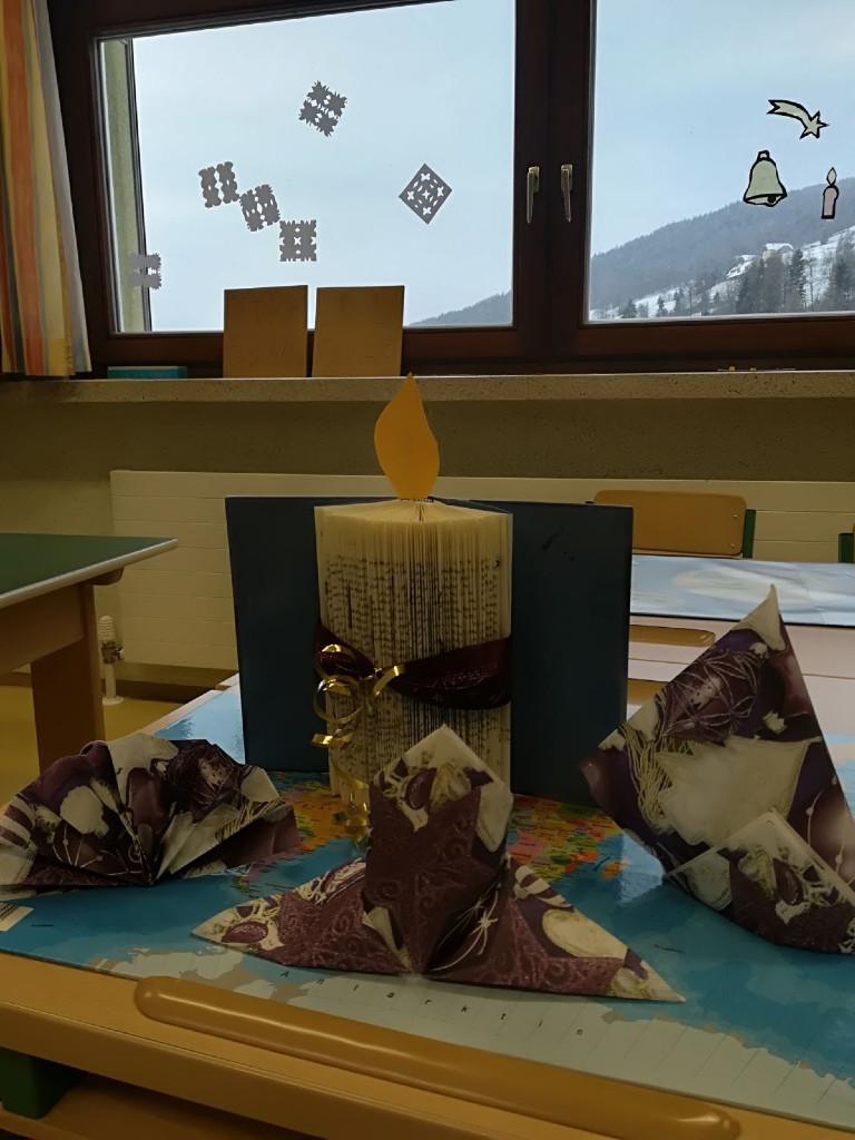 Bücherfalten mit der Volksschule